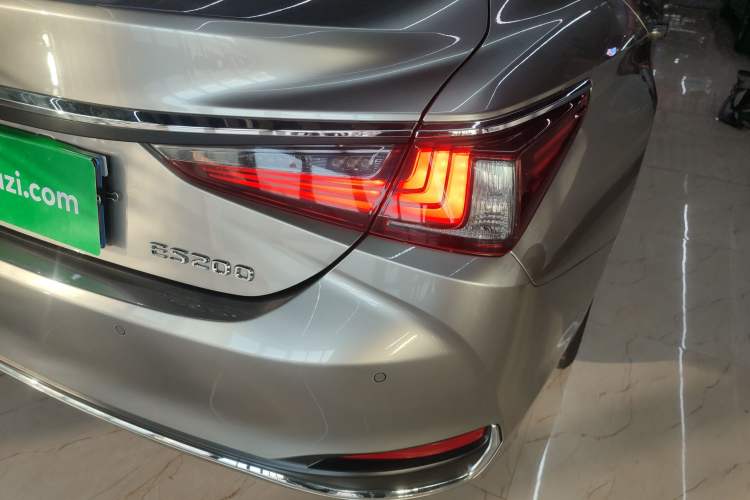 Used Lexus ES 2022 200 Excellence Edition
