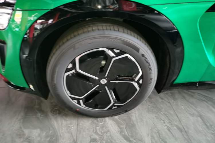 Used  YU7 2025 Ultra-Long Range Rear-Wheel Drive Version
