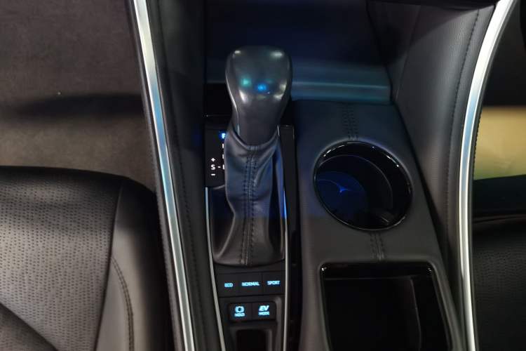 Used Toyota Avalon 2022 Dual-Engine 2.5L Luxury Edition