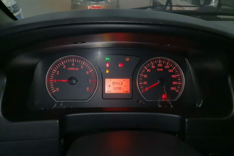 Used FORTHING Lingzhi 2015 M3 1.6L 7-Seater Standard Model
