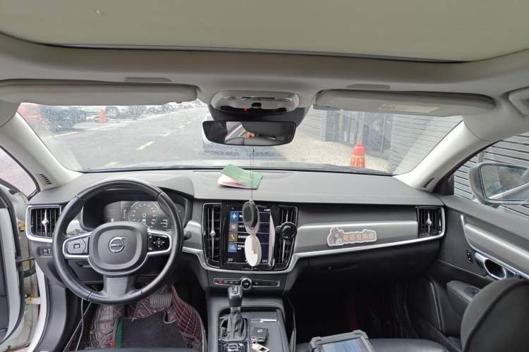 Used Volvo S90 2017 T4 Zhiyi Edition