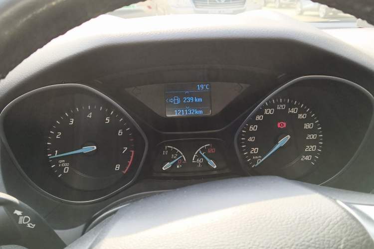 Used Ford Focus 2012 Sedan 1.6L Manual Fashion Edition
