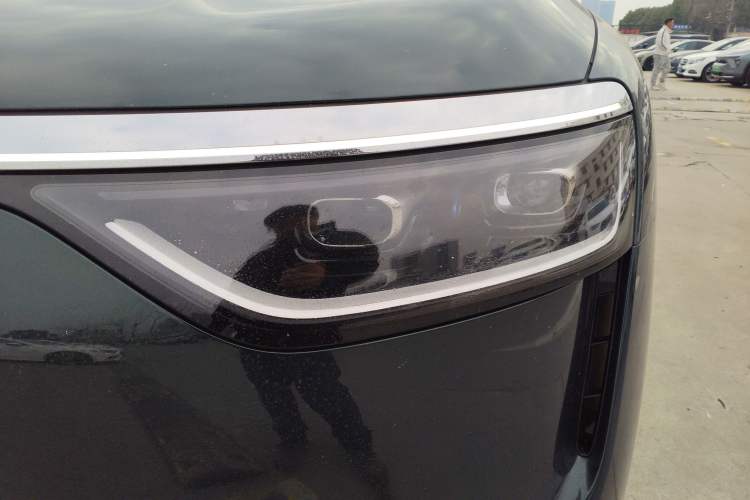 Used Hima AITO M8 2025 Extended-Range Ultra Version 53.4 kWh 6-Seater Edition