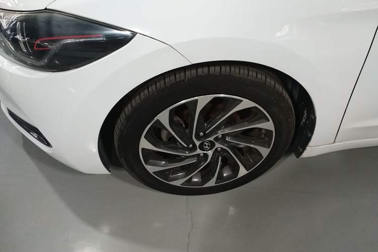 Used Hyundai Elantra 2019 1.4T Dual-Clutch Xuan Dong · Dynamic Model
