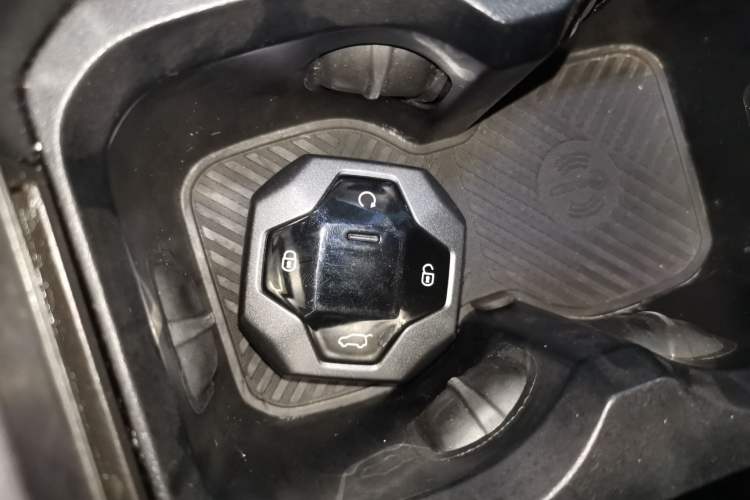 Used JETOUR Traveler 2024 2.0T All-Wheel-Drive Silver Dragon Wings