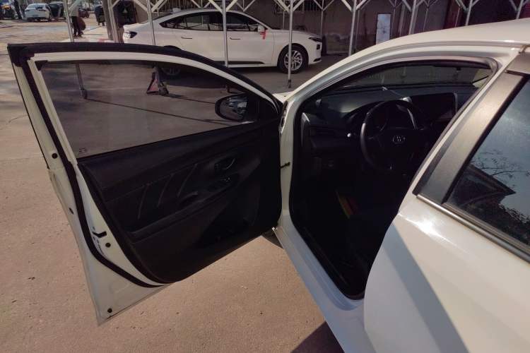 Used Toyota YARiS L 2016 Revised 1.5E CVT Charming Edition