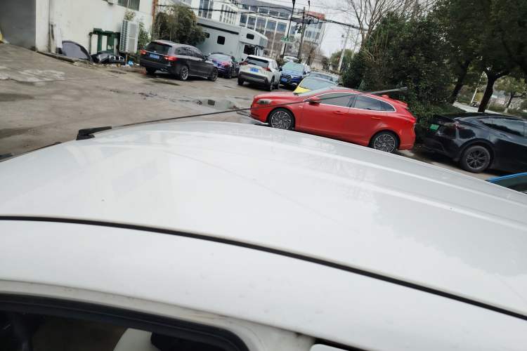 Used Venucia R30 2014 1.2L Manual Enjoyment Edition
