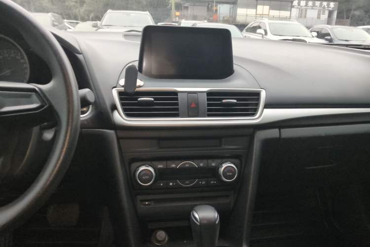 Used Mazda Mazda 3 Axela 2019 Cloud-Controlled Sedan 1.5L Automatic Luxury Model China VI Standard
