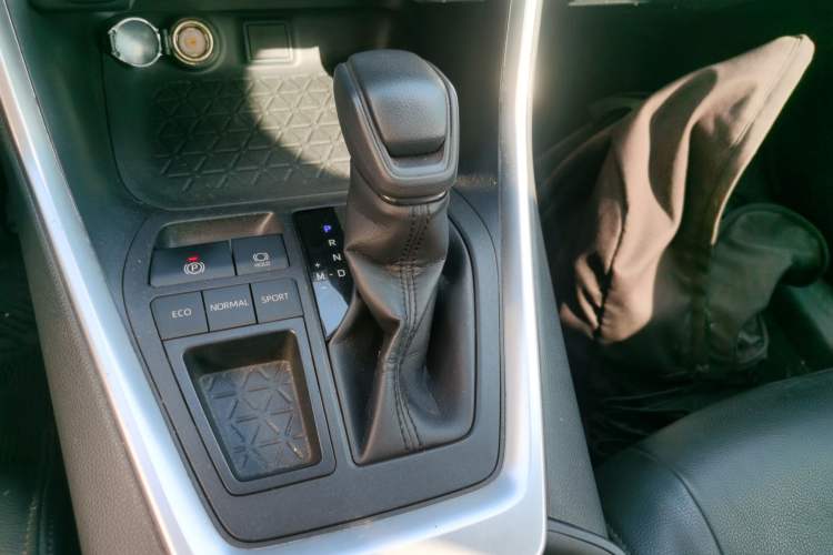 Used Toyota RAV4 2021 2.0L CVT Two-Wheel Drive Urban Edition
