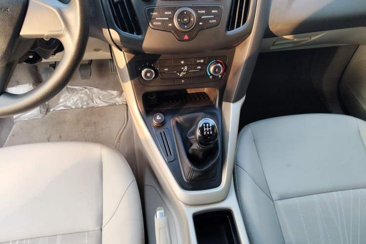 Used Ford Focus 2015 Sedan 1.6L Manual Comfort Model
