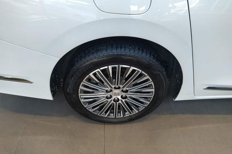 Used Buick GL8 New Energy 2024 Lu Zun Smart Edition 7-Seater
