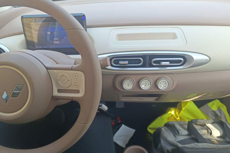 Used Wuling Hongguang MINIEV 2025 Four-Door Version Advanced Edition
