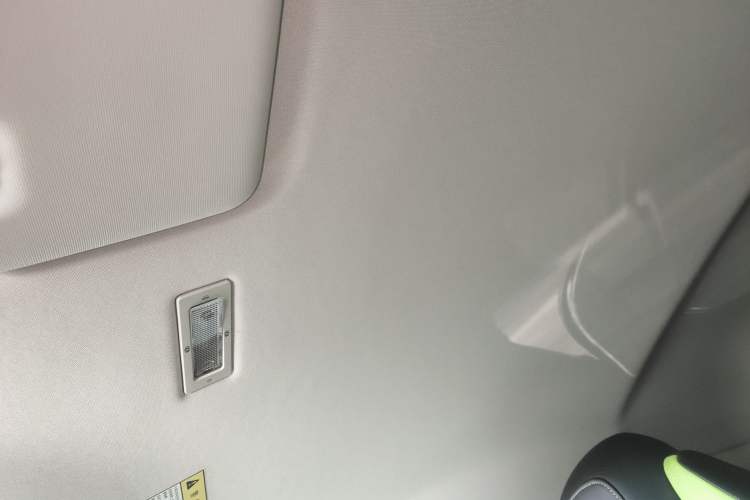 Used Roewe Clever 2021 302 km New Four-Seater Super-Efficient Version