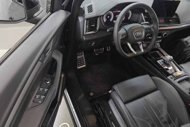 Used Audi Q5L 2023 40T Luxury Dynamic Model
