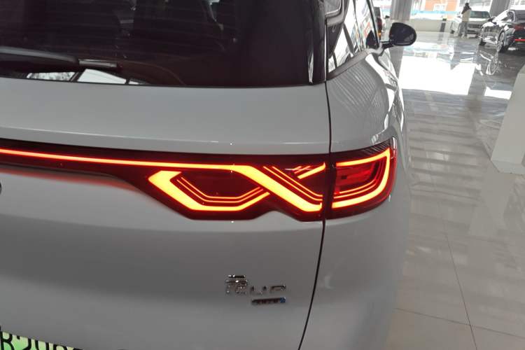 Used BYD Yuan UP 2025 Intelligent Driving Version 401 km Leading Edition