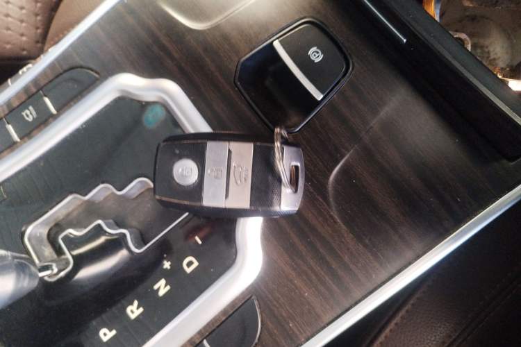 Used Land X7 2015 2.0T Panoramic Prestige Edition