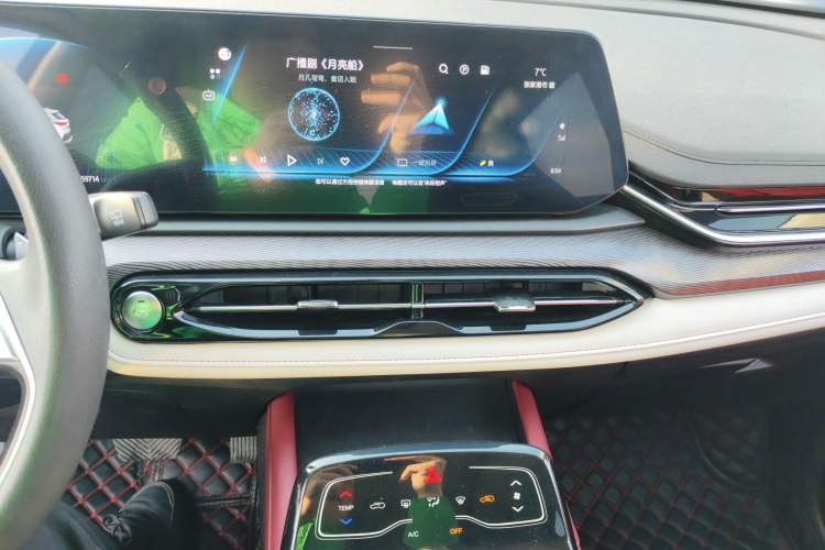 Used SOL QX 2021 300T DCT Prestige Smart Connectivity Version
