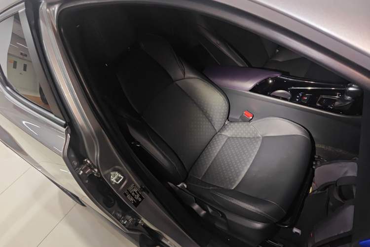 Used Toyota IZOA 2020 2.0L Enjoy Edition
