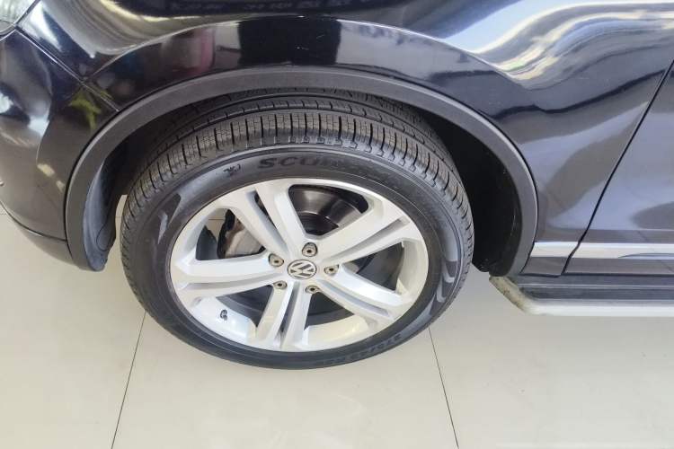 Used Volkswagen Touareg 2011 3.0 TSI Standard Version