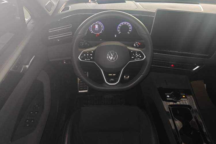 Used Volkswagen Tiguan L 2024 PRO 380TSI Four-Wheel Drive R-Line Prestige Edition
