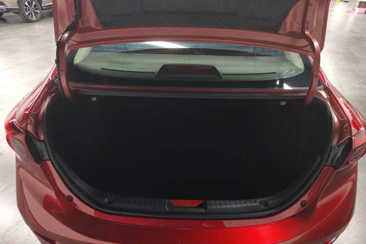 Used Mazda Mazda 3 Axela 2017 Sedan 1.5L Automatic Luxury Model China VI Standard