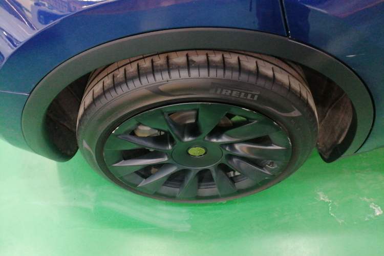 Used Tesla Model Y 2021 Long-Range All-Wheel-Drive Version 3D7
