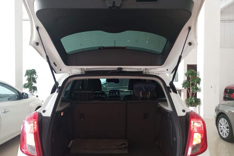 Used Buick Encore 2015 1.4T Automatic Two-Wheel Drive Urban Elite Version
