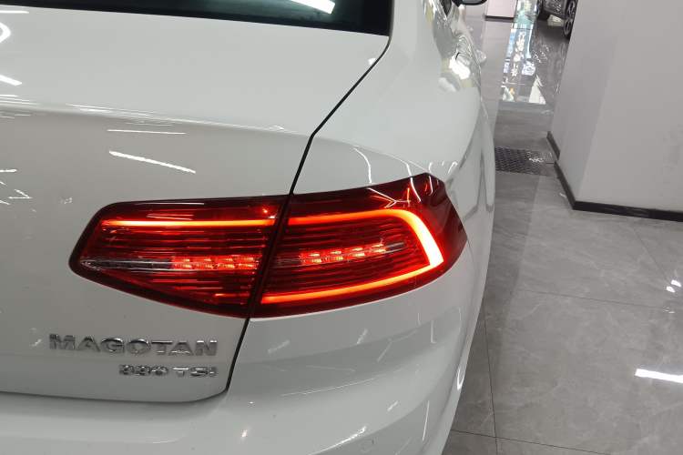 Used Volkswagen Magotan 2018 Facelift 330TSI DSG Luxury Model
