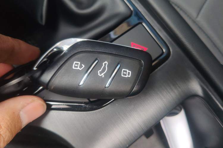 Used Roewe i5 2023 1.5L Manual Excellence Edition
