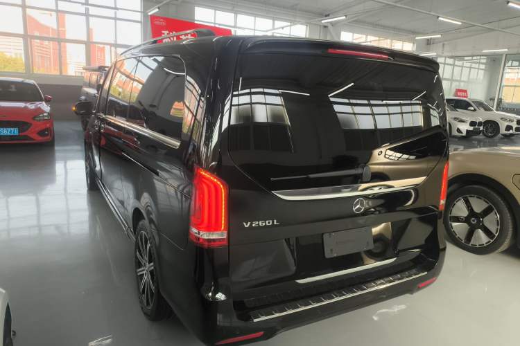 Used Mercedes-Benz V-Class 2022 V 260 L Long-wheelbase Luxury Edition