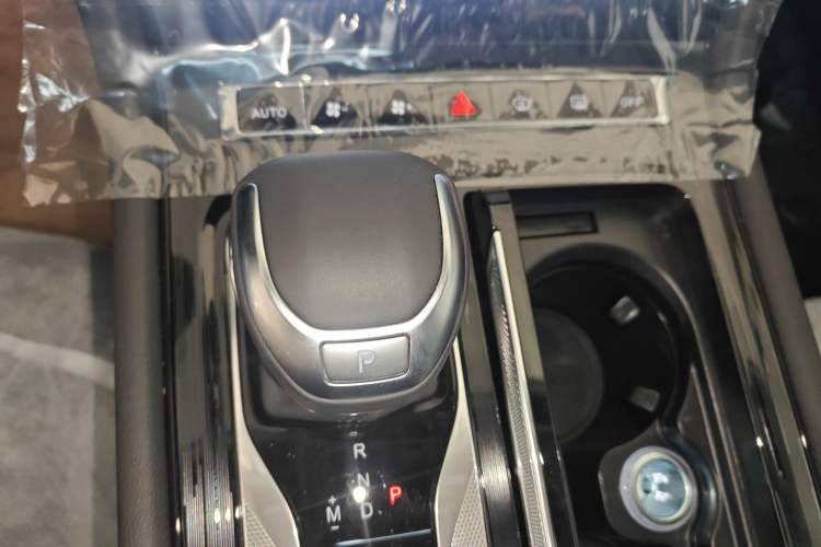 Used Hongqi H5 2024 1.5T DCT Smart Connect Flagship Edition