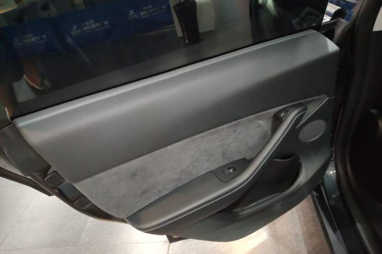 Used Tesla Model Y 2024 Rear-Wheel-Drive Version
