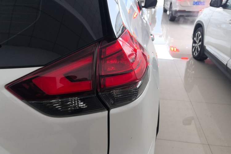 Used Nissan X-Trail 2019 2.0L CVT Smart Connect Comfort Edition 2WD
