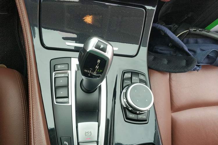 Used BMW 5 Series 2014 520Li Elegant Model
