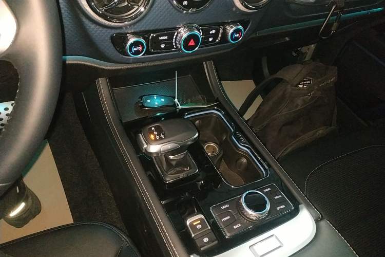 Used BAIC Off-Road BJ40 2020 2.0T Automatic Four-Wheel Drive Urban Hunter Edition Chivalrous Type