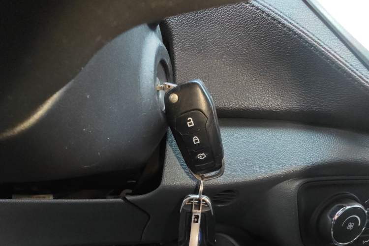 Used Ford Escort 2015 1.5L Manual Fashion Edition
