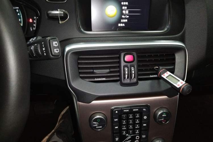 Used Volvo V40 2018 Cross Country T3 Zhiya Edition
