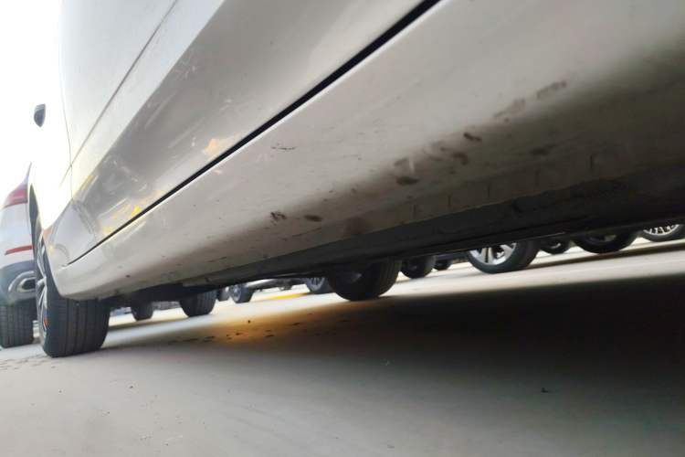 Used Roewe i5 2020 1.5L Automatic 4G Connect Luxury Flagship Edition
