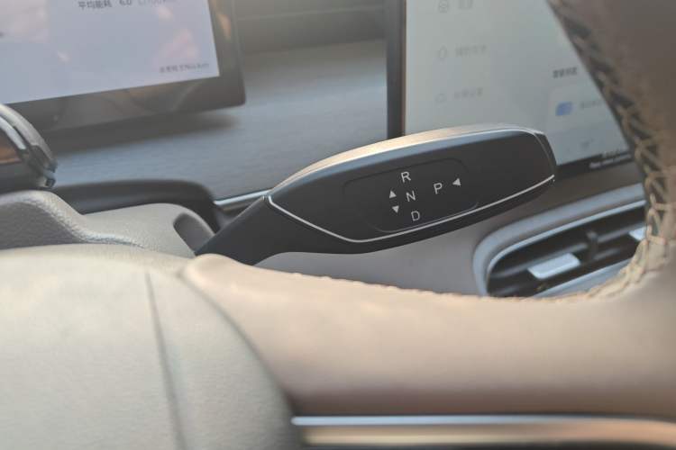 Used Chery Tiggo 8 PLUS C-DM 2025 1.5T 116 km Prestige Version 5 Seats
