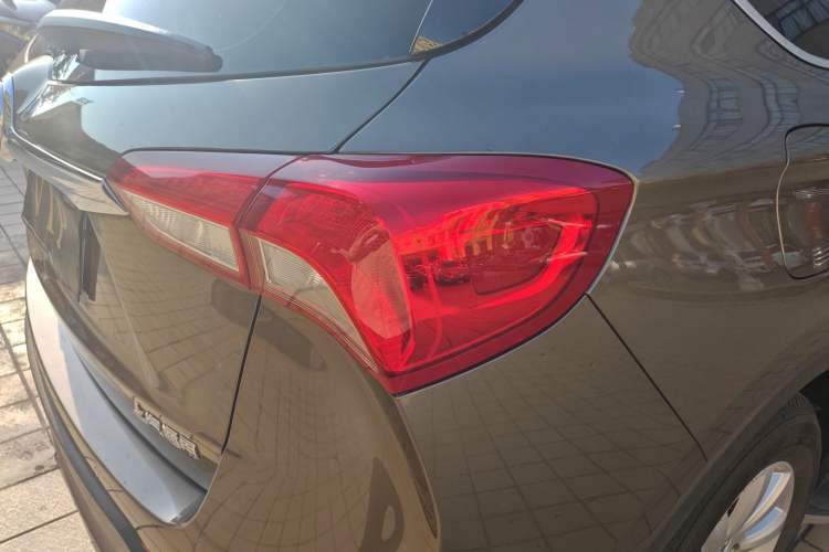 Used Buick Envision 2018 20T Two-Wheel-Drive Elite Model
