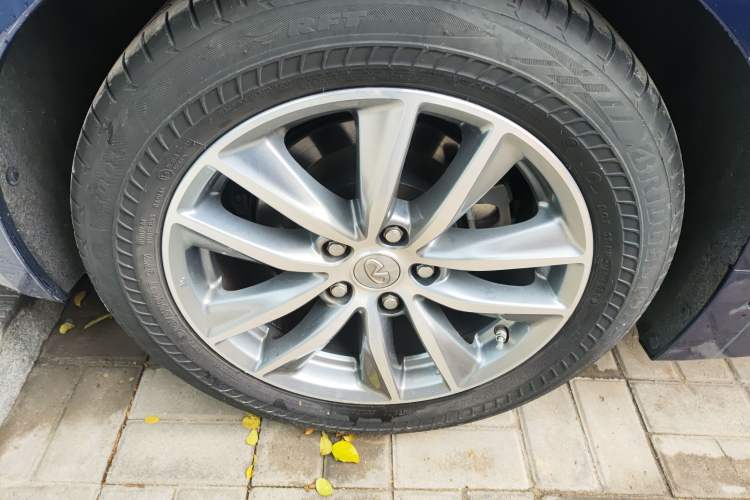 Used Infiniti Q50L 2018 2.0T Comfort Edition China VI Standard
