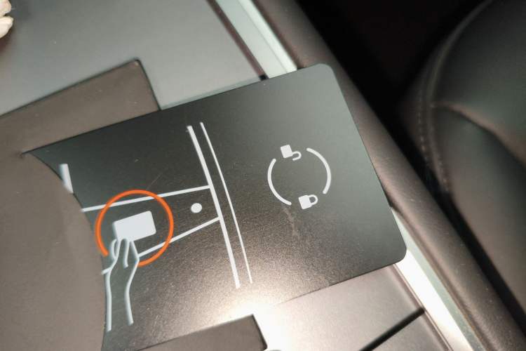 Used Tesla Model Y 2024 Long-Range All-Wheel-Drive Version