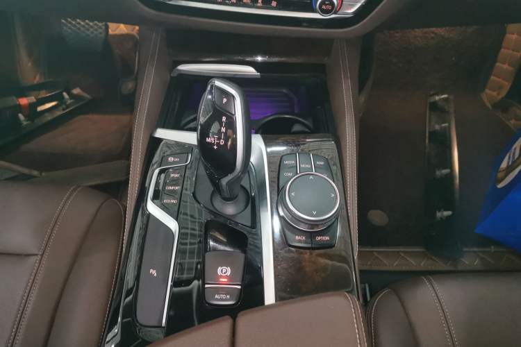 Used BMW 5 Series 2019 525Li Luxury Package
