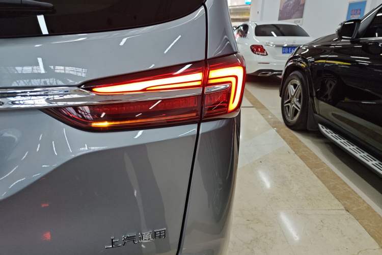 Used Buick GL8 2023 Land Business Class Smart Deluxe Model
