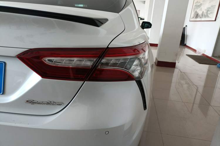 Used Toyota Camry 2018 2.0S FENGSHANG Edition
