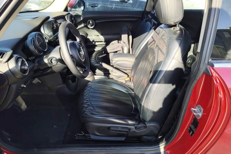 Used  MINI 2016 1.2T ONE Pioneer Edition
