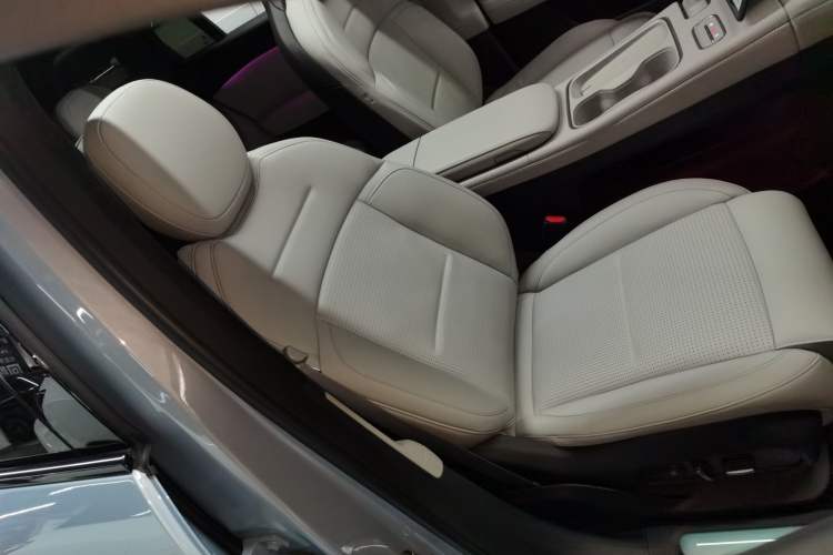 Used Nio ES6 2023 75 kWh
