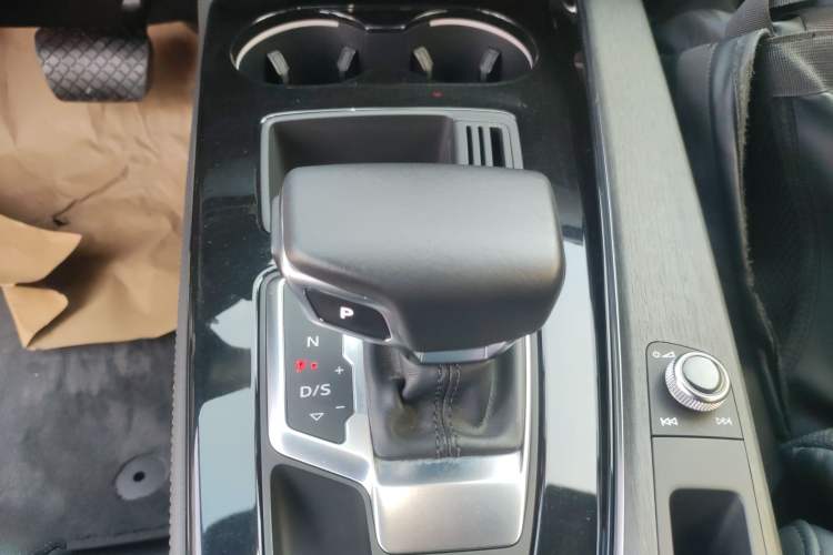 Used Audi A4L 2023 40 TFSI Luxury Dynamic Model