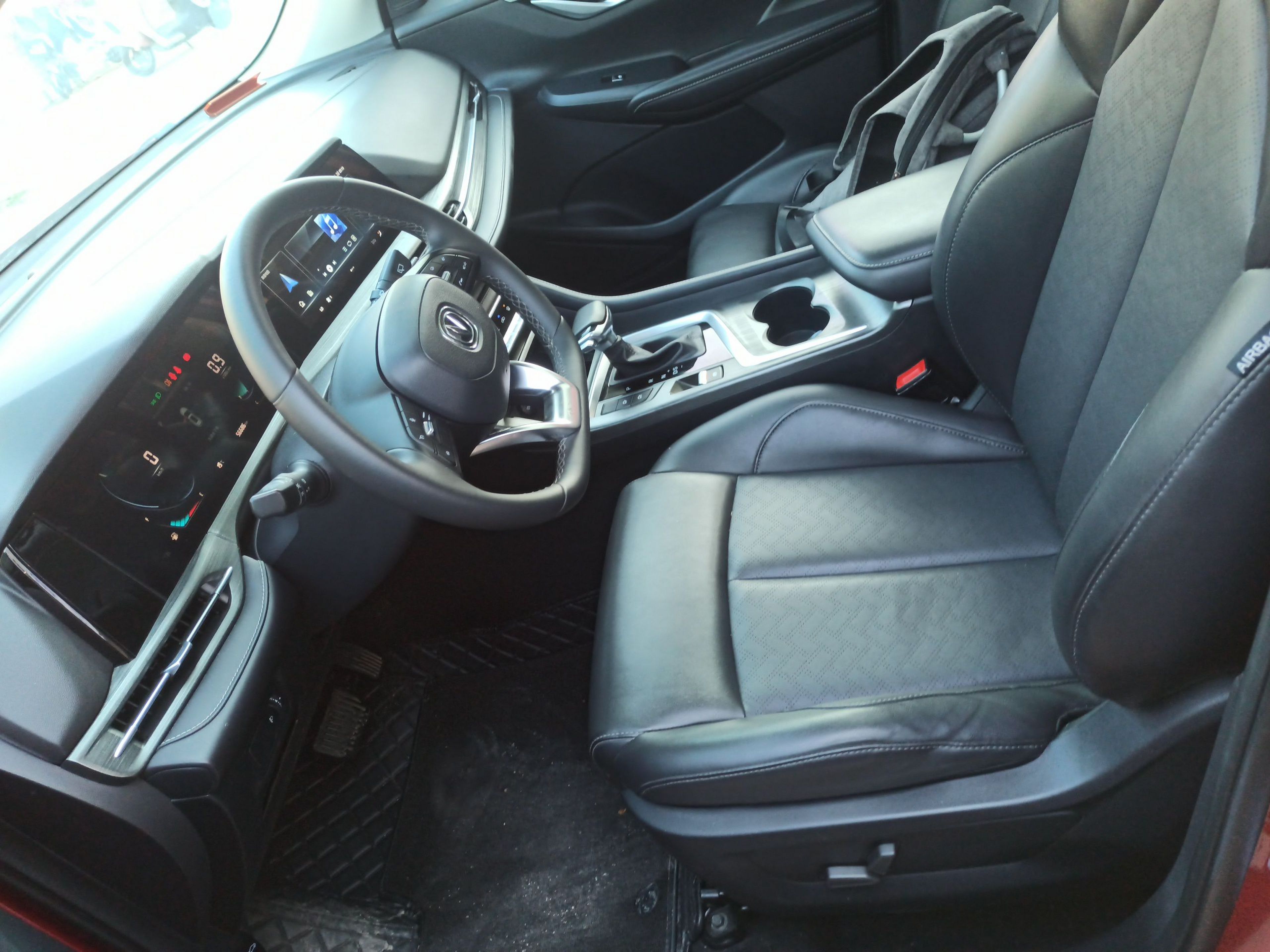 Переднее сиденье в автомобиле