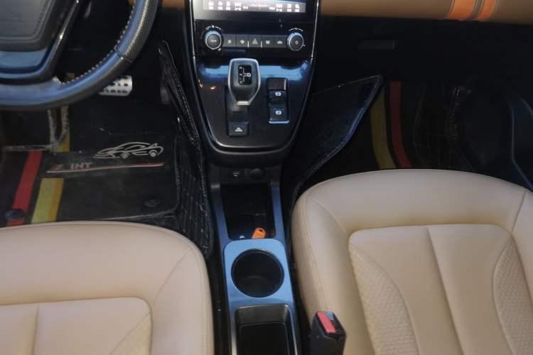 Used ORA iQ 2018 High-Range Version Smart Connectivity Model